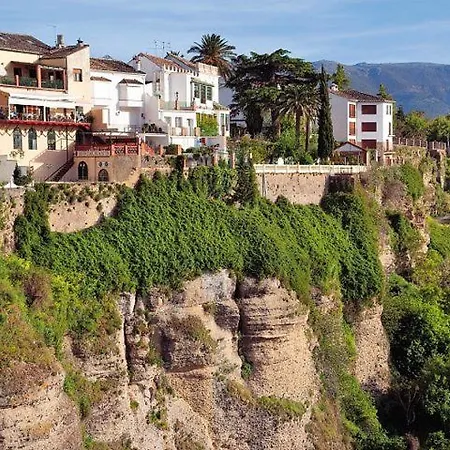 Pierre & Aparthotel Estepona