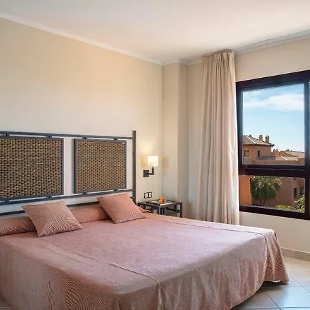Aparthotel Pierre & 4*