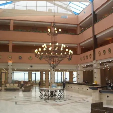 Pierre & Aparthotel Estepona